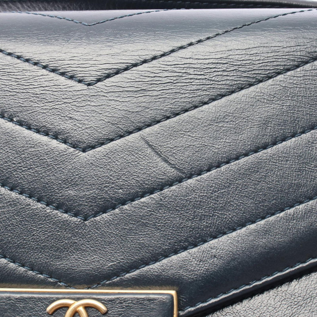 Chanel Shoulder Bag Chezblanc Stitch Medal Navy Leather Flap — view 6