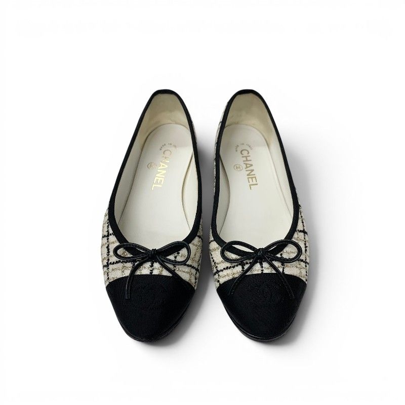 Chanel Flat Shoes Tweed Fabric White Black Gold Ballerina CC Logo Ribbon Ballet — view 2