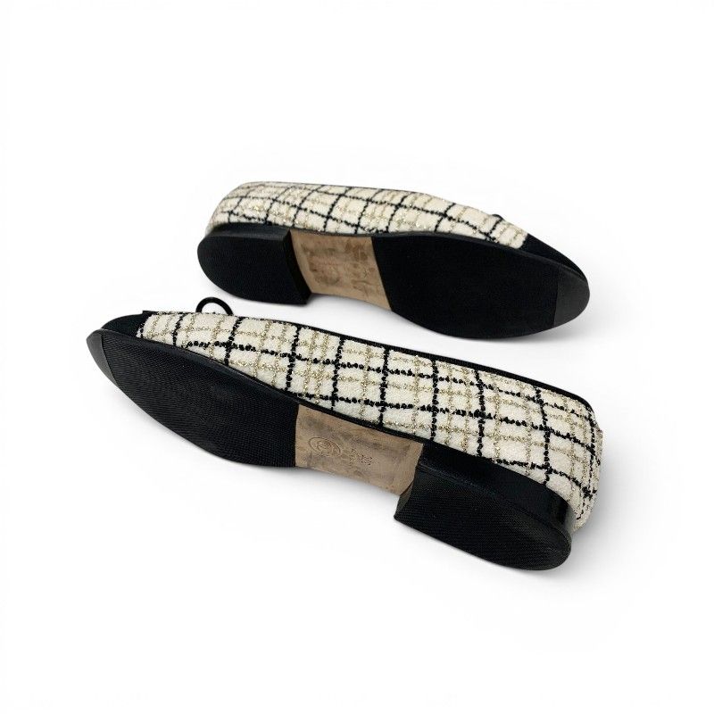 Chanel Flat Shoes Tweed Fabric White Black Gold Ballerina CC Logo Ribbon Ballet — view 6