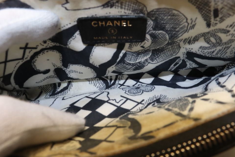 Chanel Lucky Flower GD Leather Zip Around Wallet — view 5