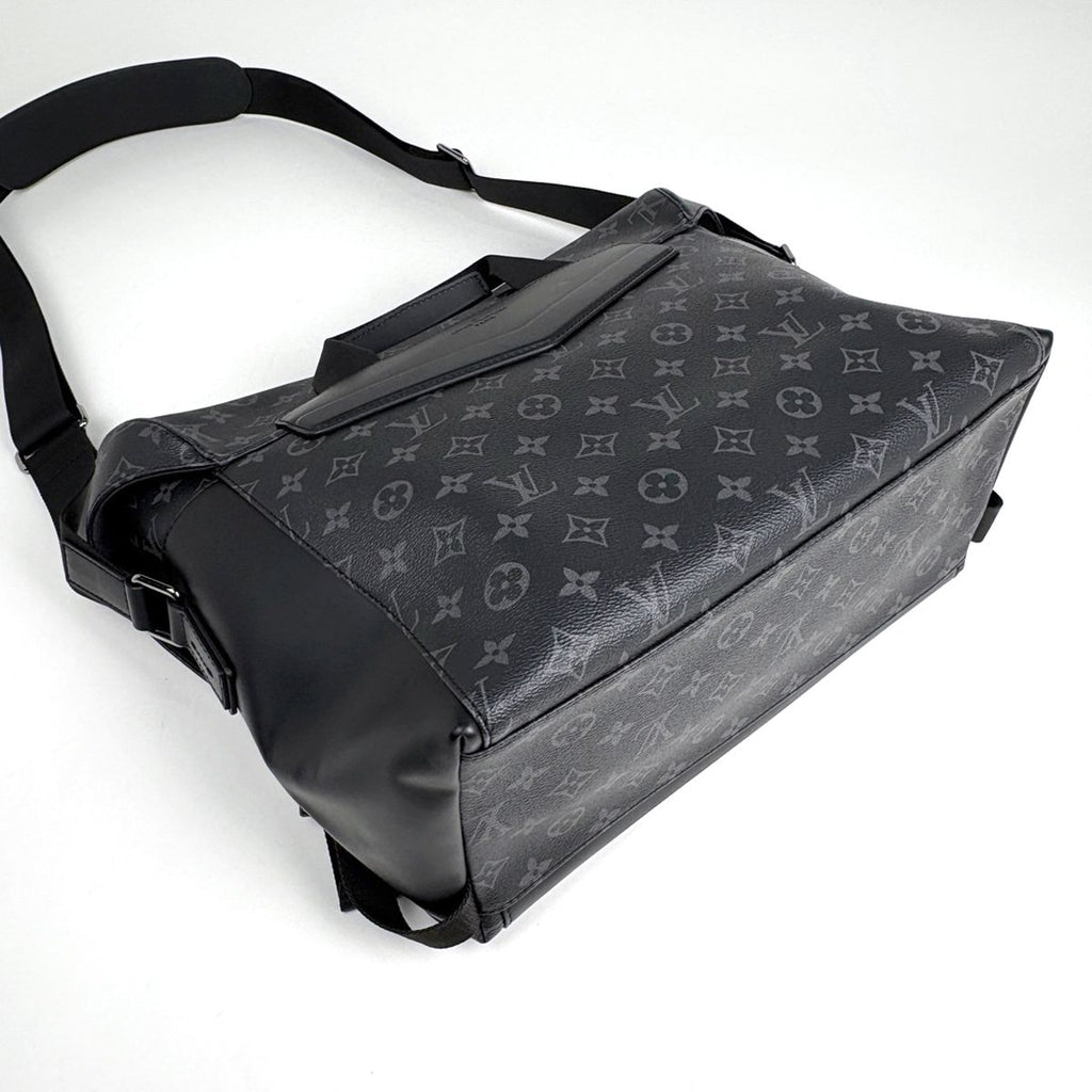 Louis Vuitton Voyage Messenger Bag Monogram Eclipse Noir Gray — view 2