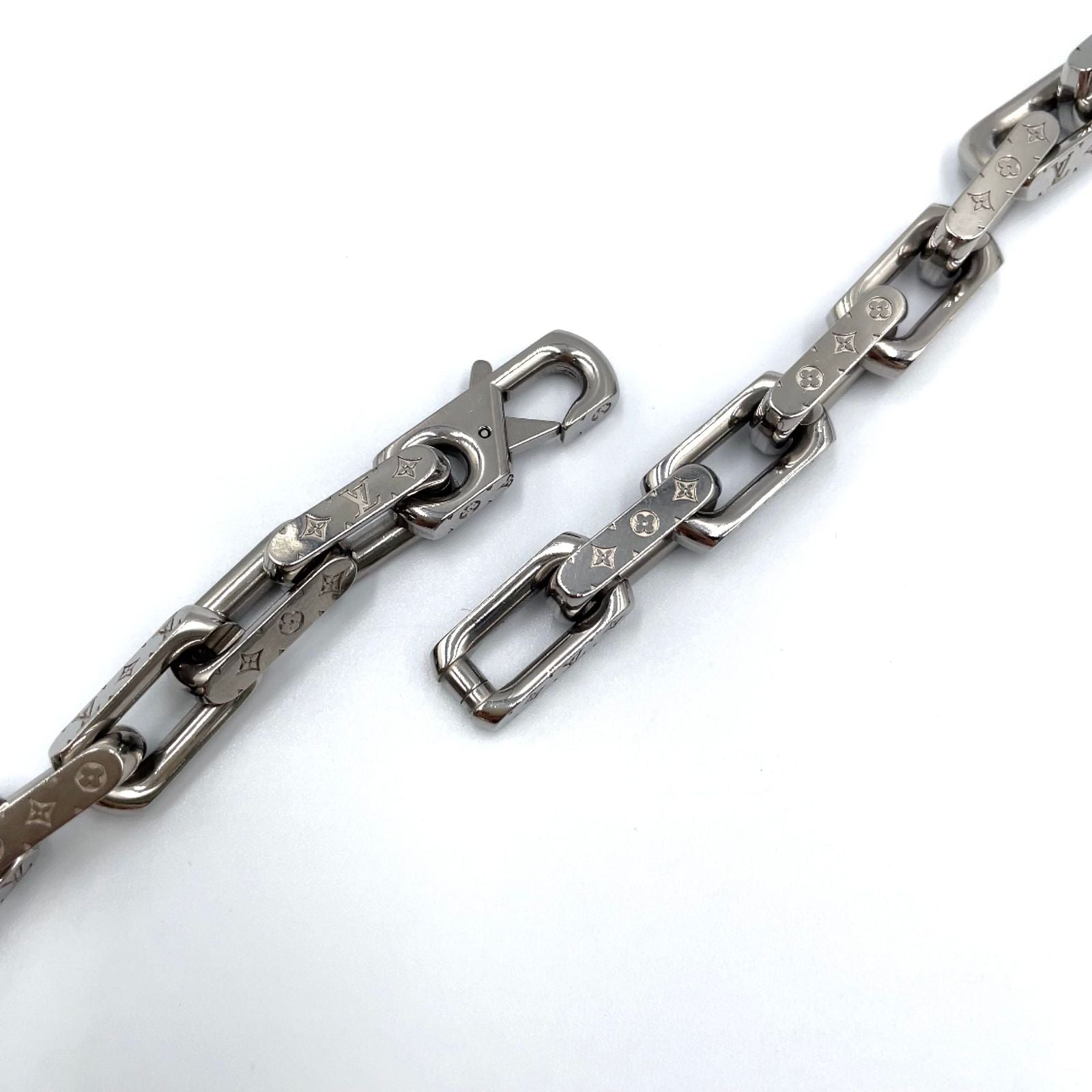 Louis Vuitton Collier Chain Monogram Metal Silver Necklace — view 7