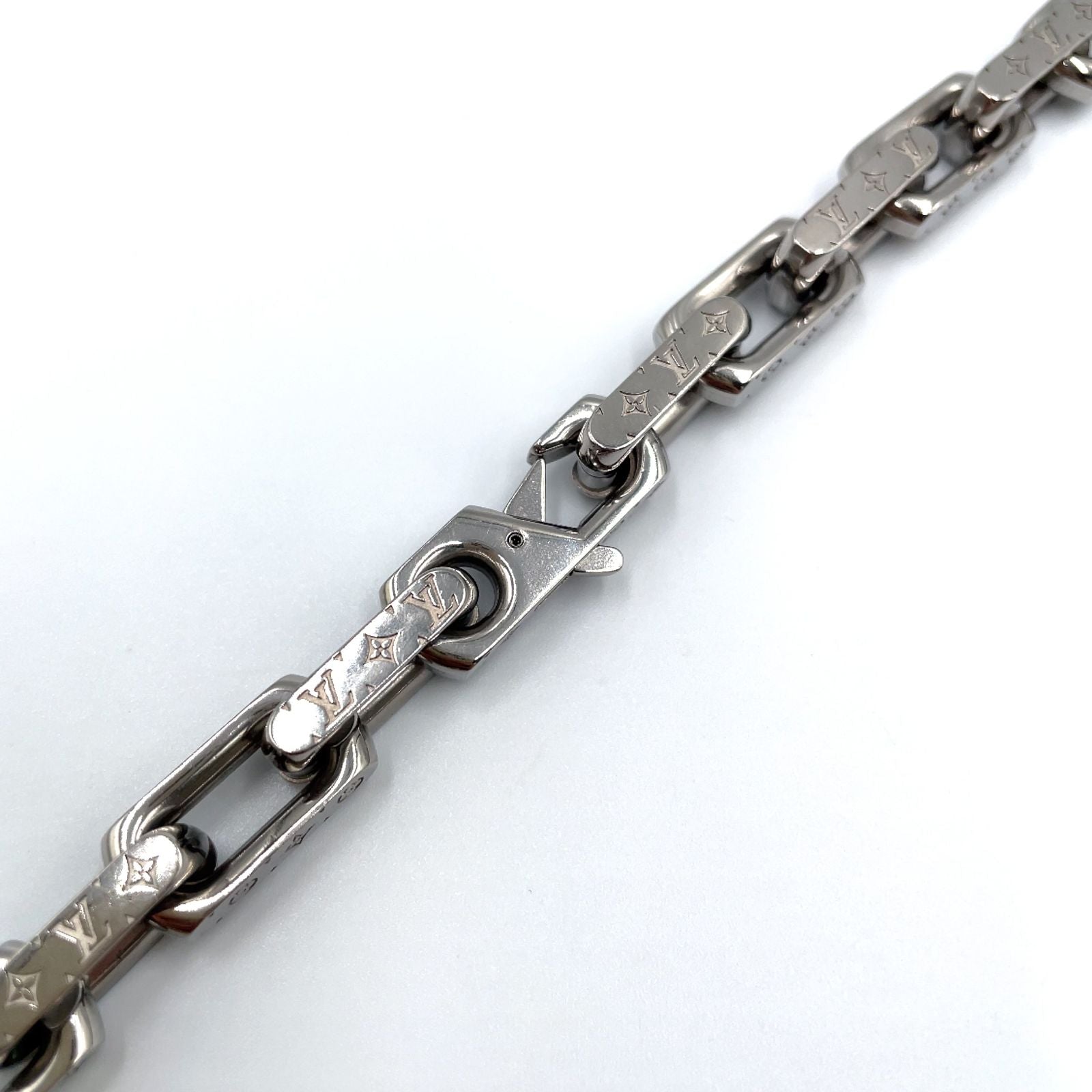 Louis Vuitton Collier Chain Monogram Metal Silver Necklace — view 6