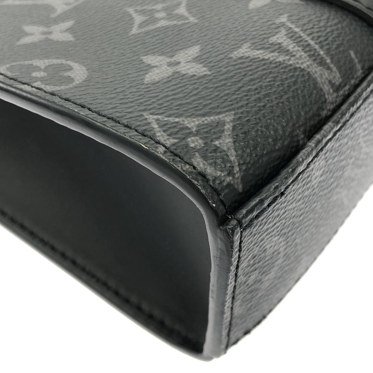 Louis Vuitton Monogram Eclipse Sac Plat Cross — view 3