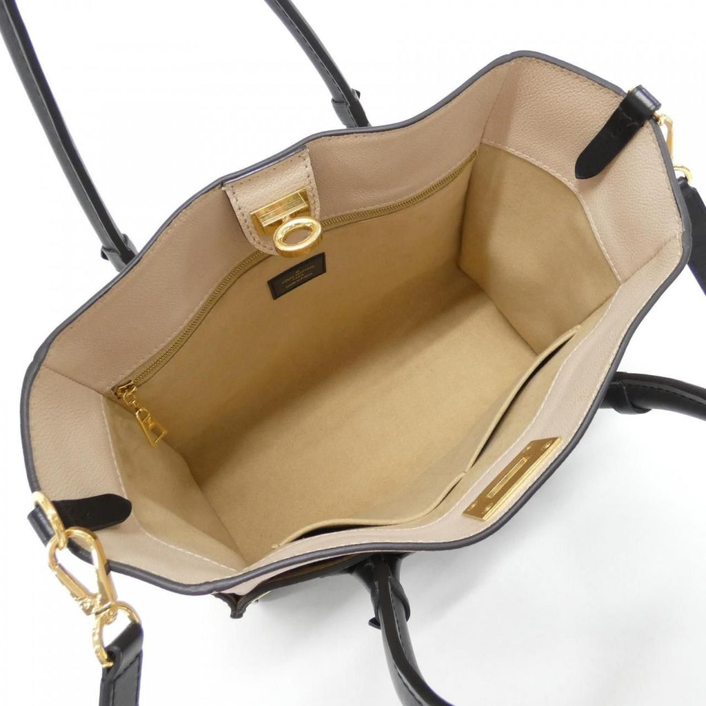 Louis Vuitton on My Side — view 7