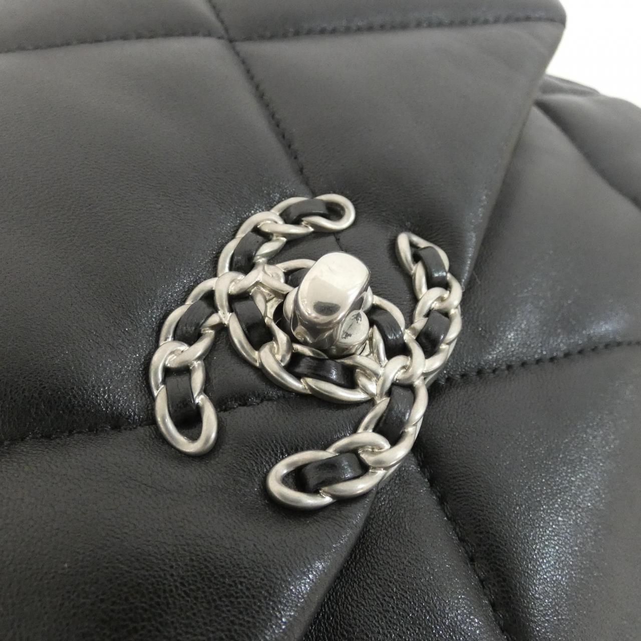 Chanel 19 Line Shoulder — view 4
