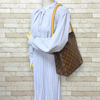 Louis Vuitton Looping GM Monogram Shoulder Bag Canvas Brown — view 2