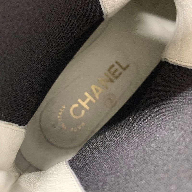 Chanel Boots Short Shoes Leather Patent White Black CC Logo Side Gore — view 7