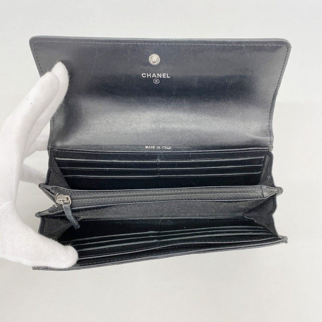 Chanel Wallet Boy Lambskin Black Silver — view 3