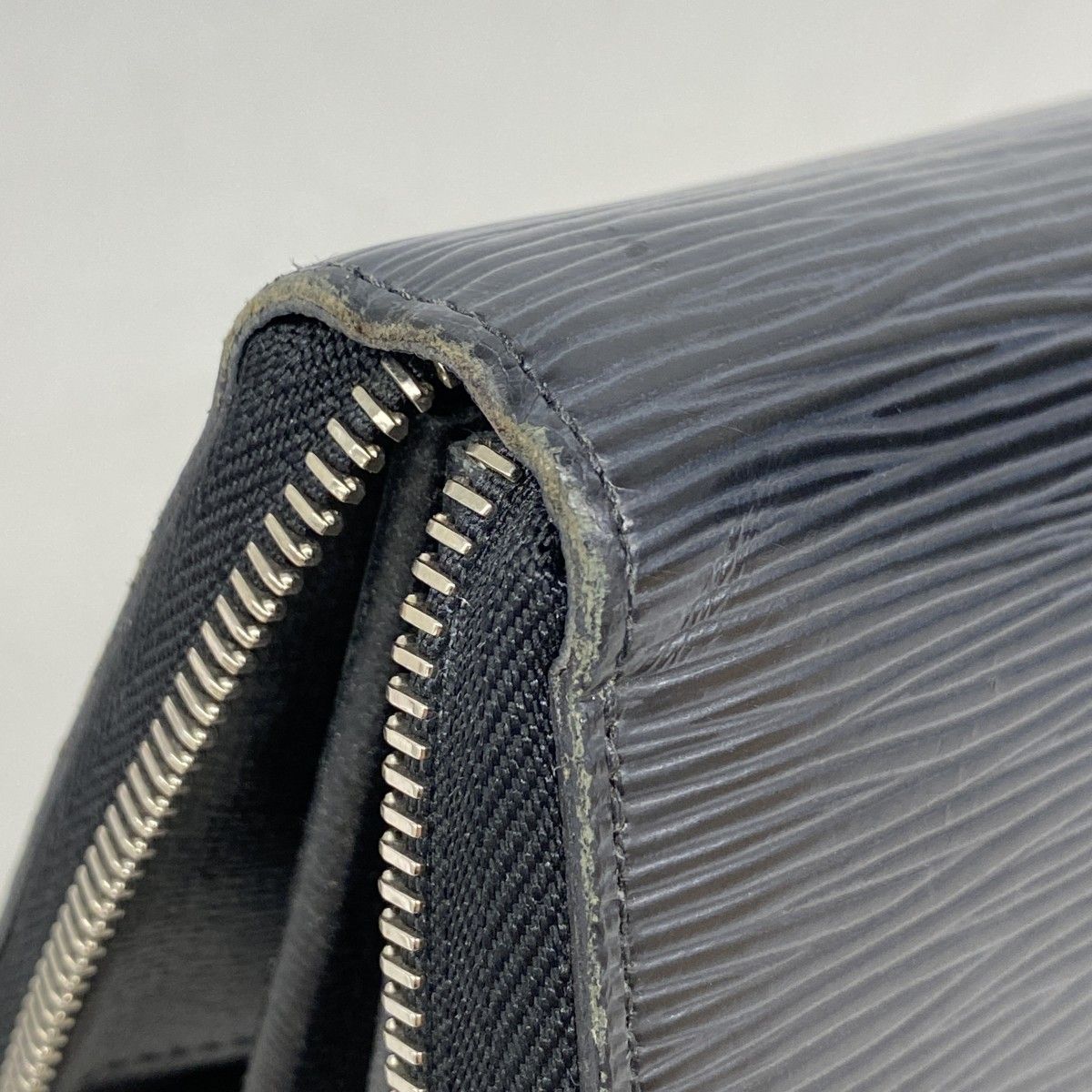 Louis Vuitton Wallet Epi Zippy Noir — view 6