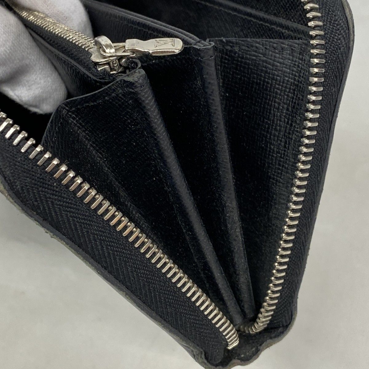 Louis Vuitton Wallet Epi Zippy Noir — view 8
