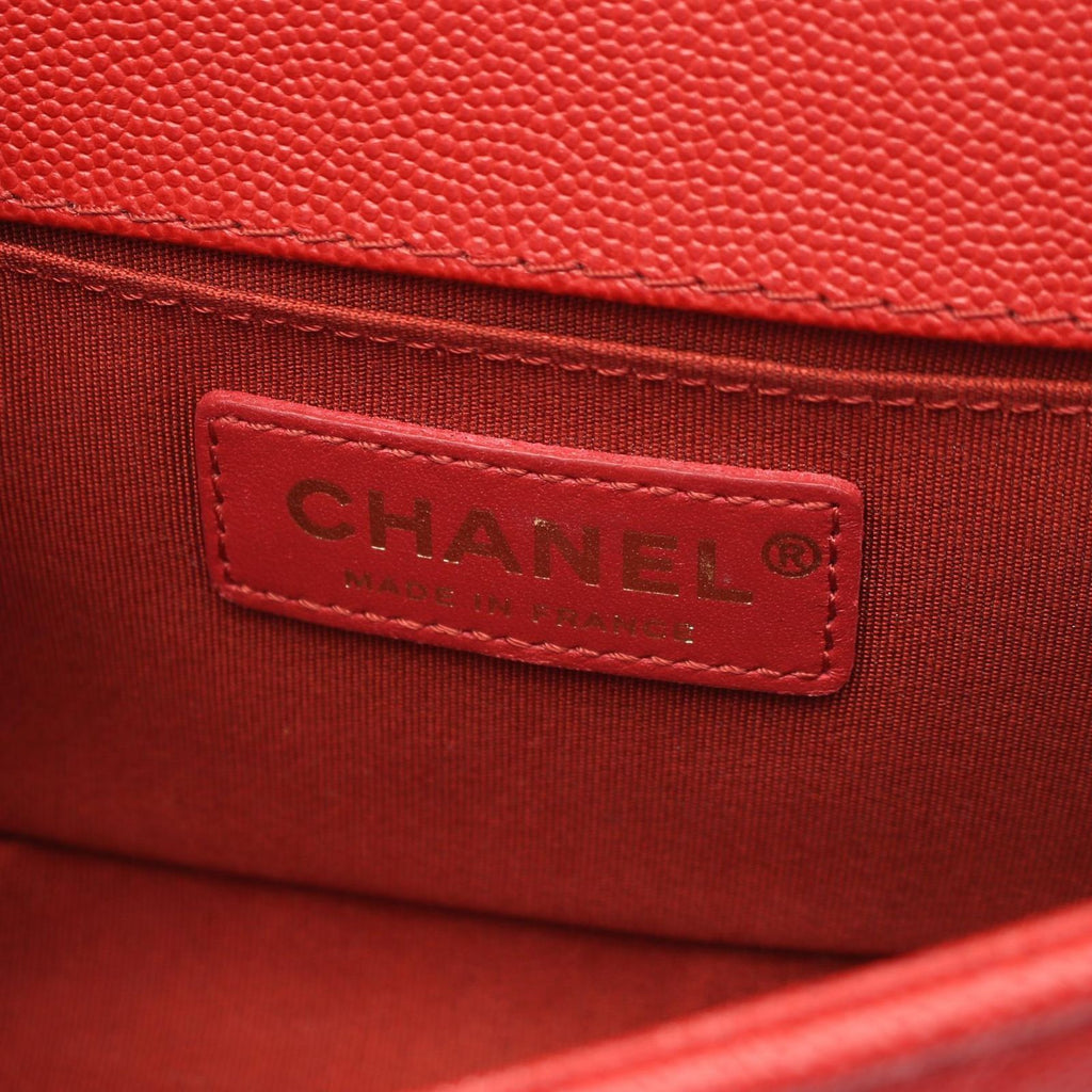 Chanel Shoulder Bag Boy Small Blanc Stitch Red Caviar Leather Boy Chain — view 4
