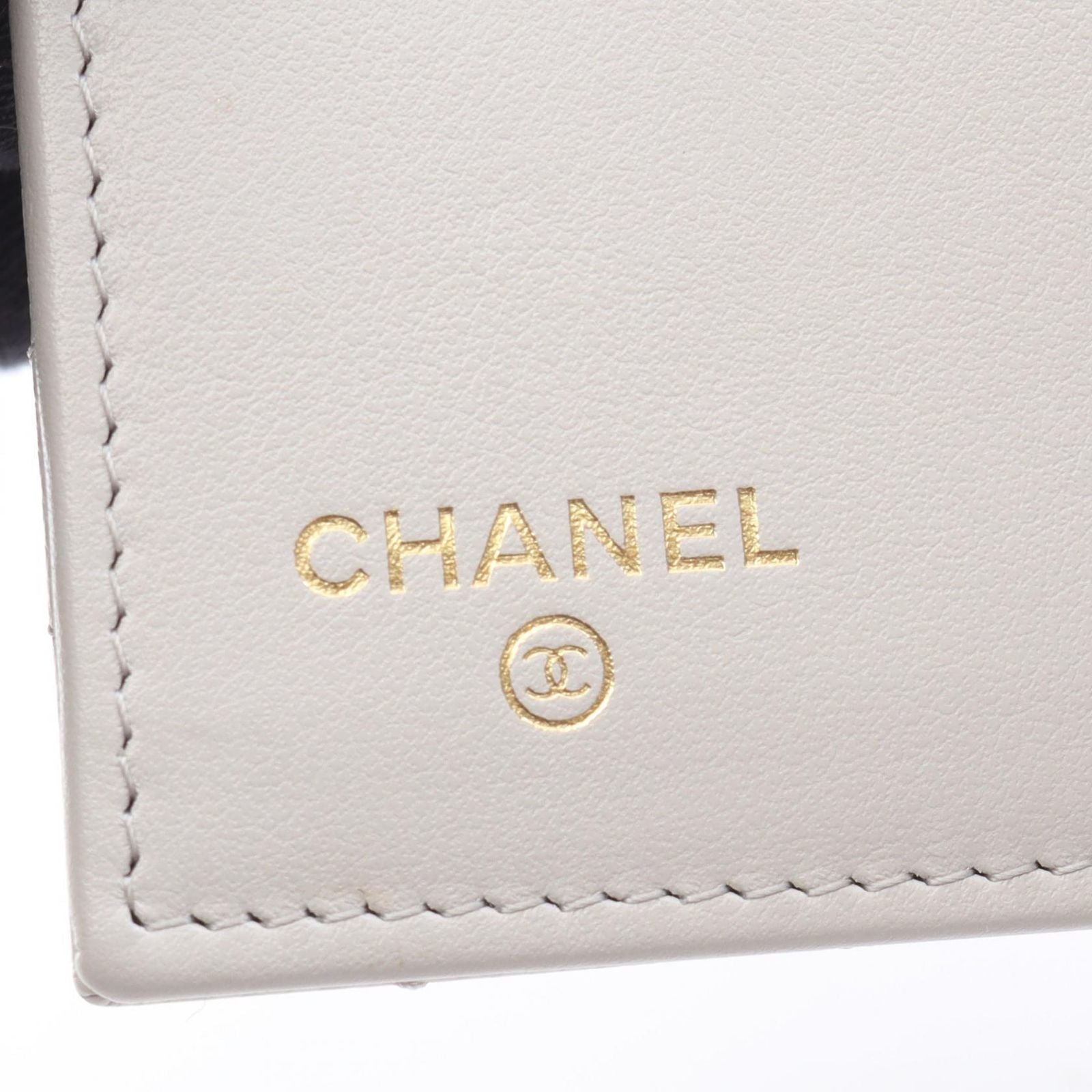 Chanel Trifold Wallet Quilted Pearl Gray Caviar Leather — view 6