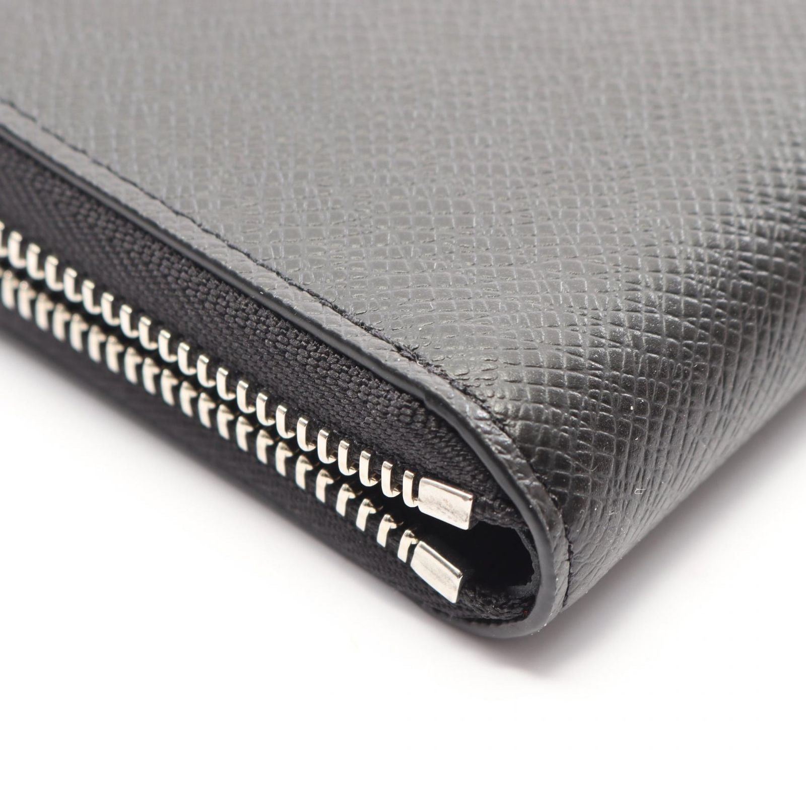 Louis Vuitton Round Wallet Zippy Horizontal Taiga Noir Leather — view 7