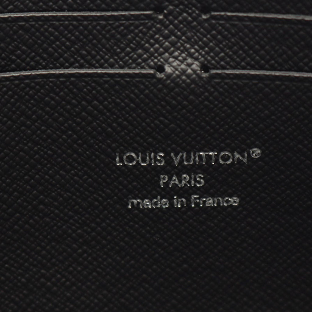 Louis Vuitton Round Wallet Zippy Horizontal Taiga Noir Leather — view 4