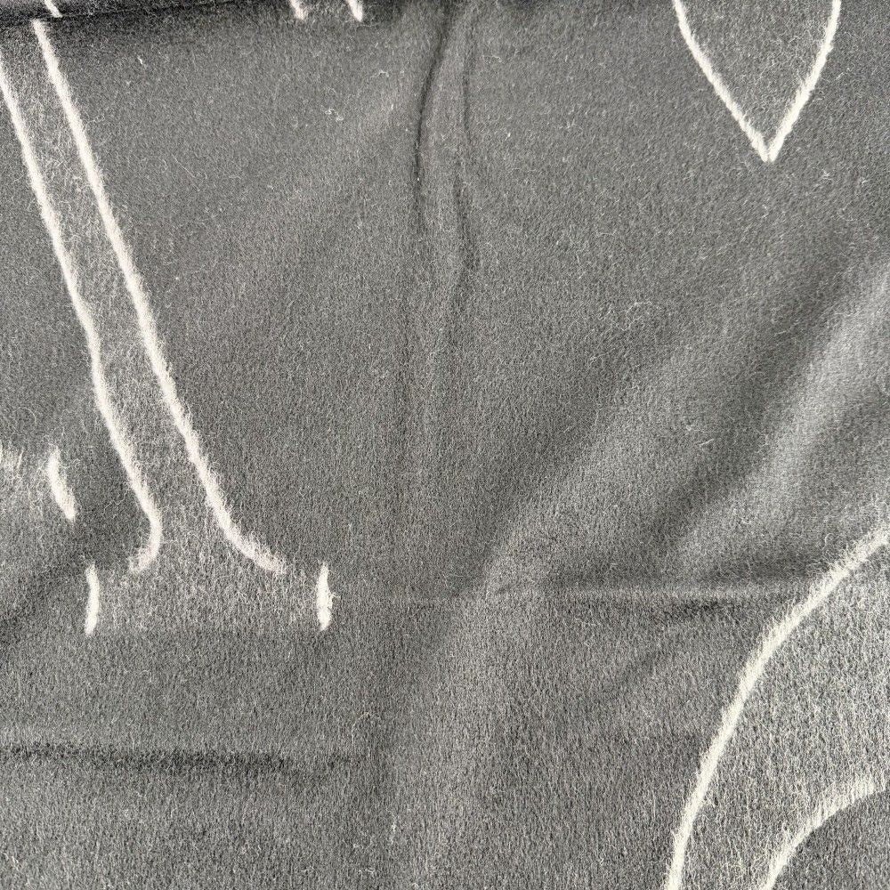 Louis Vuitton Scarf Echarpe the Ultimate Shawl Black Cashmere Wool Noir — view 6