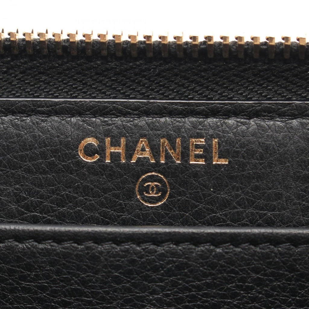 Chanel Round Wallet CC Logo Studs Black Leather — view 4
