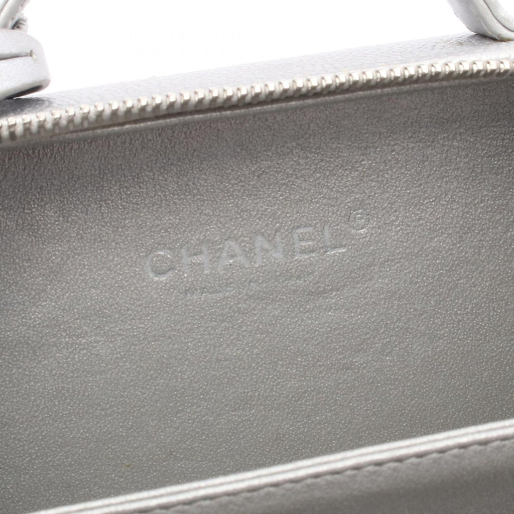 Chanel Shoulder Bag CC Figurine Small Vanity Silver Caviar Leather CC Quilted — view 4