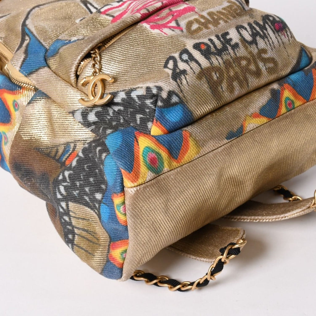 Chanel Graffiti Backpack CC Logo Medie D'art Collection Egypt Gold — view 8