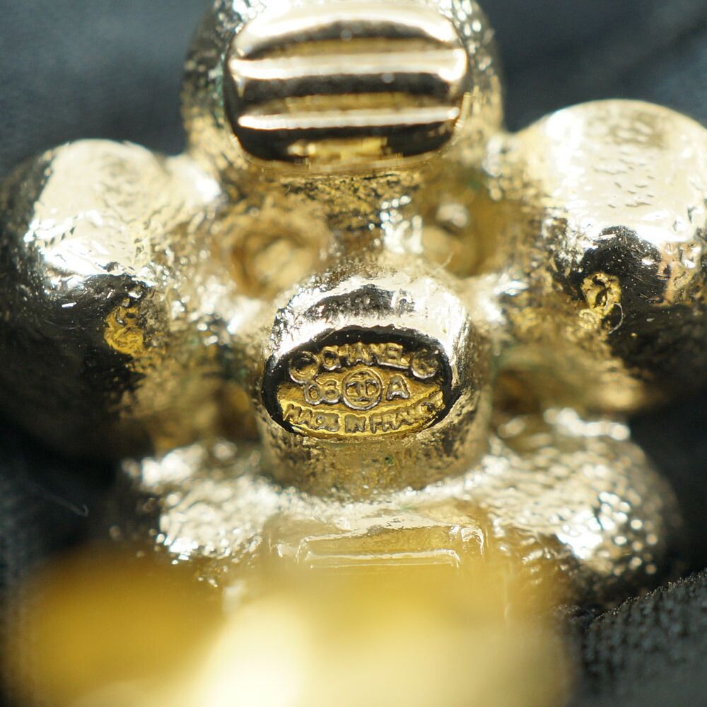 Chanel CC Logo Flower Earrings Gold Pair Metal — view 6