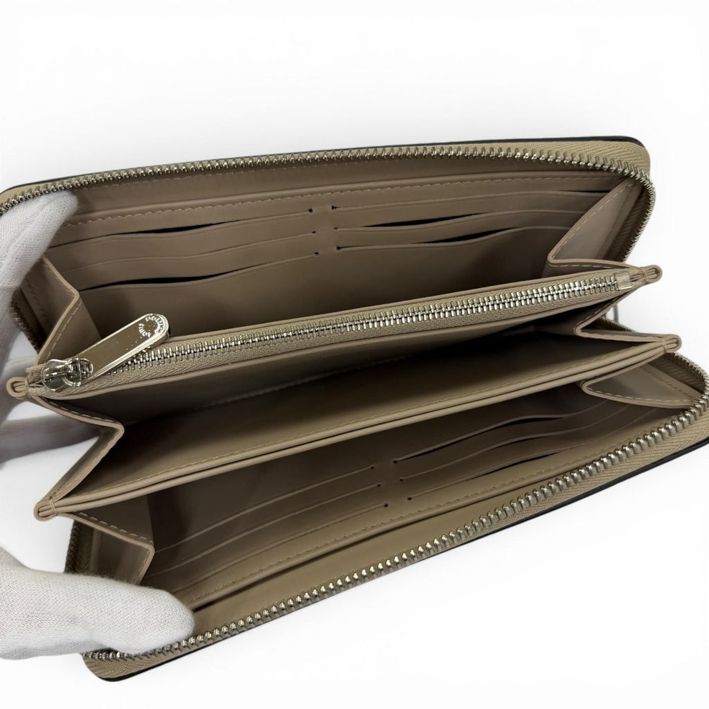 Louis Vuitton Zippy Wallet Mahina Leather Gare Monogram Zip Around — view 6