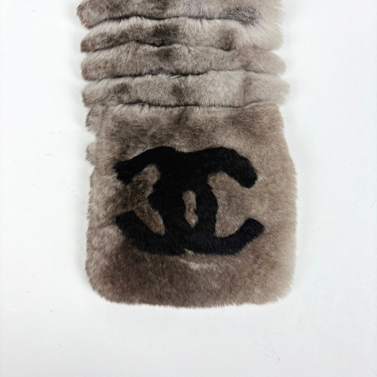 Chanel CC Logo Shawl Scarf Rabbit Fur Ori Rug Cashmere Brown White — view 4