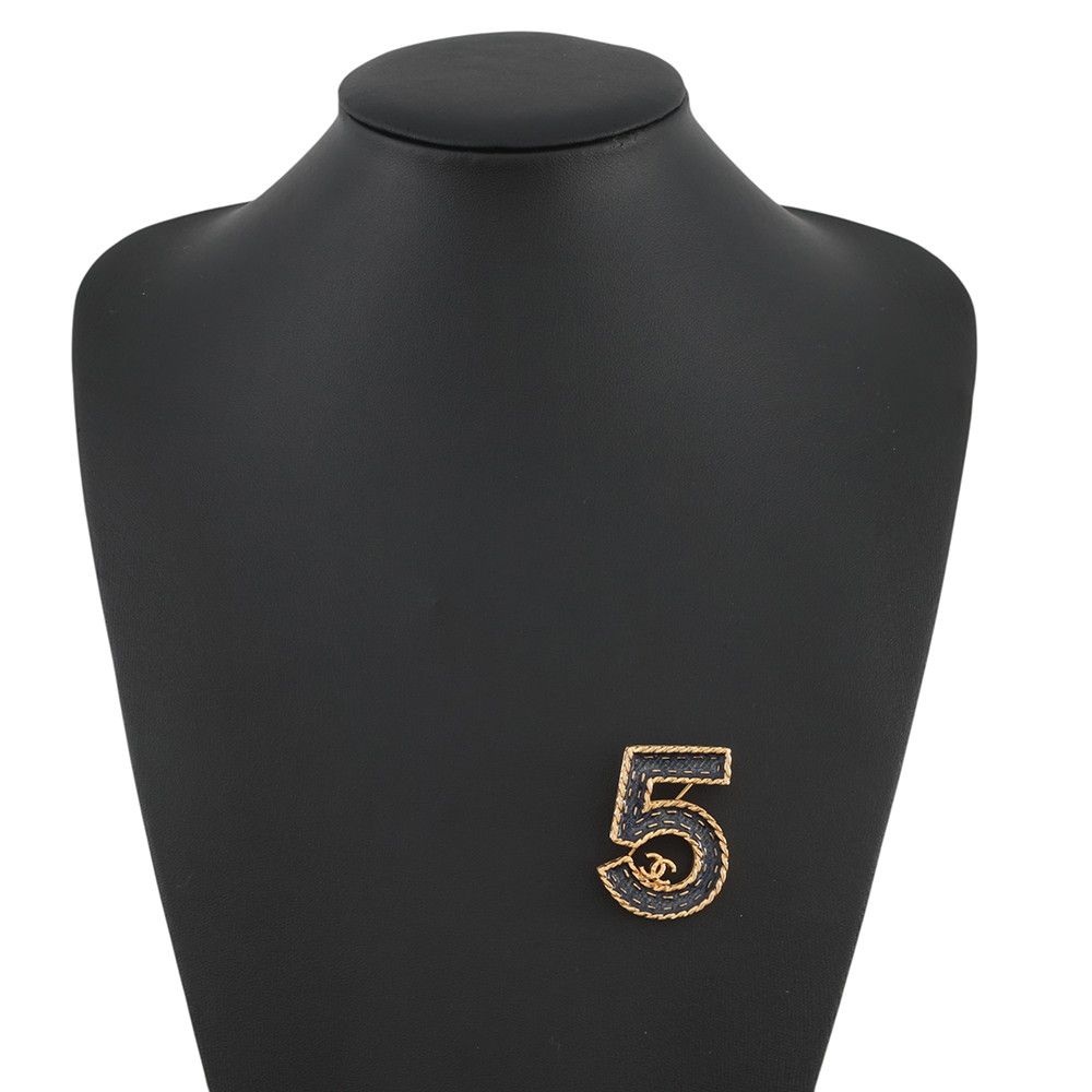 Chanel Brooch Gold — view 4