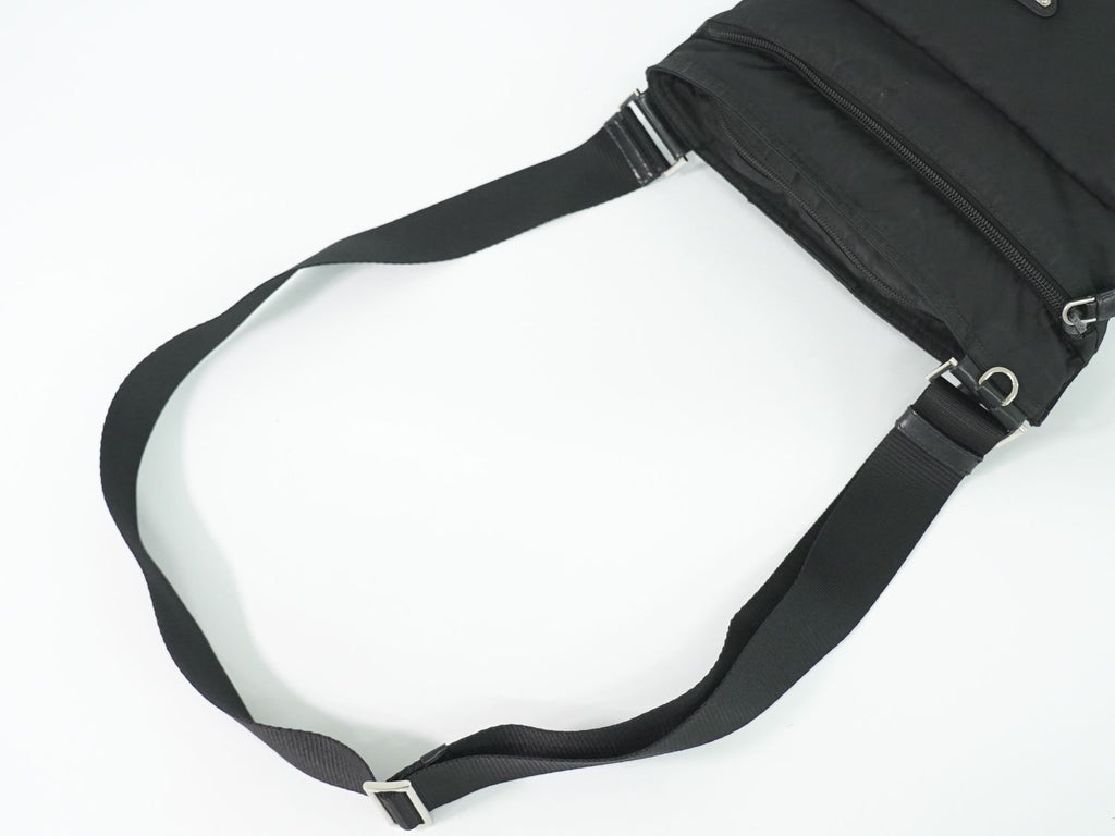 Prada Nylon Shoulder Bag Pochette Black — view 4