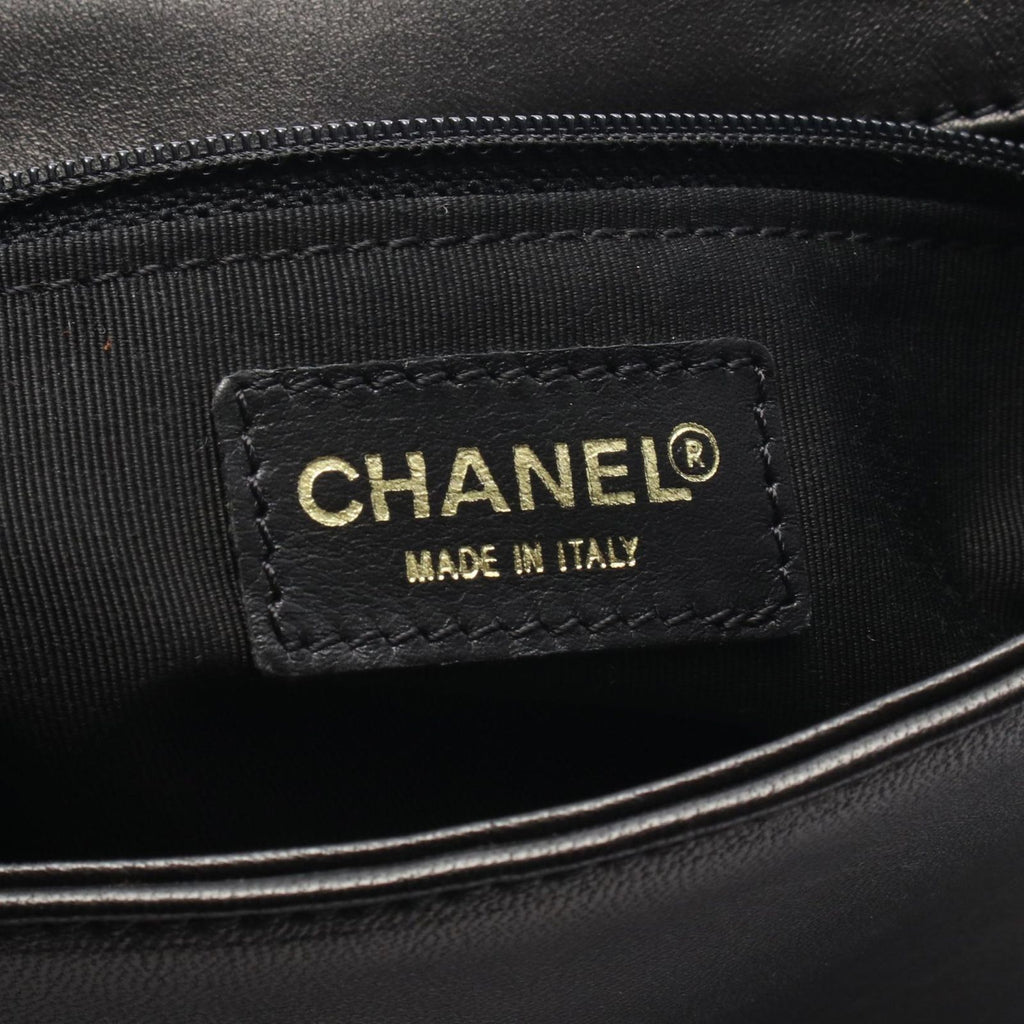 Chanel Shoulder Bag Choco Bar CC Logo Black Lambskin — view 4