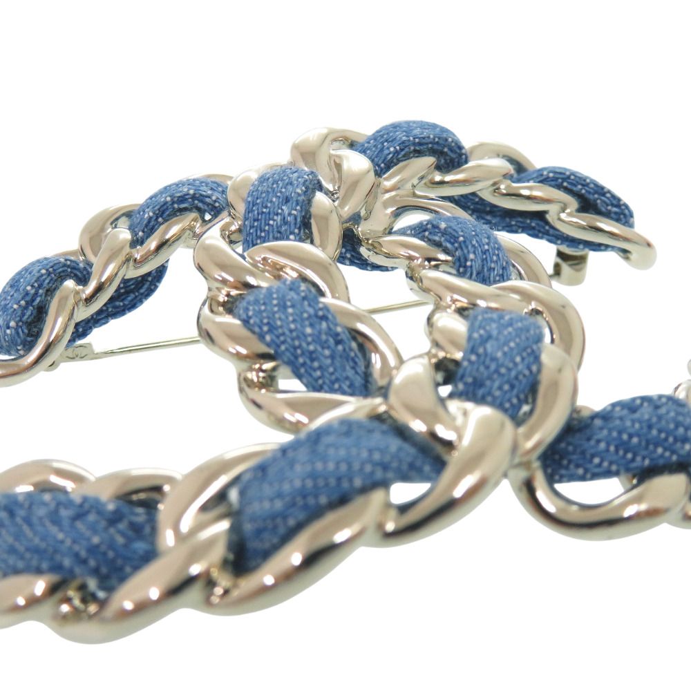 Chanel CC Logo Brooch Denim Metal Blue — view 4