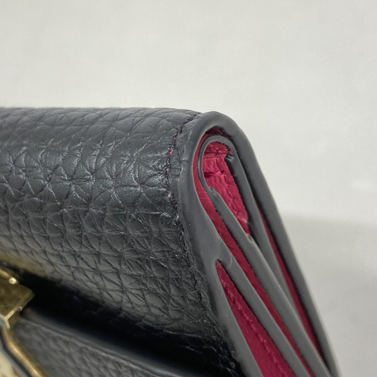 Louis Vuitton Trifold Wallet Taurillon Portefeuille Capucines XS Noir — view 6
