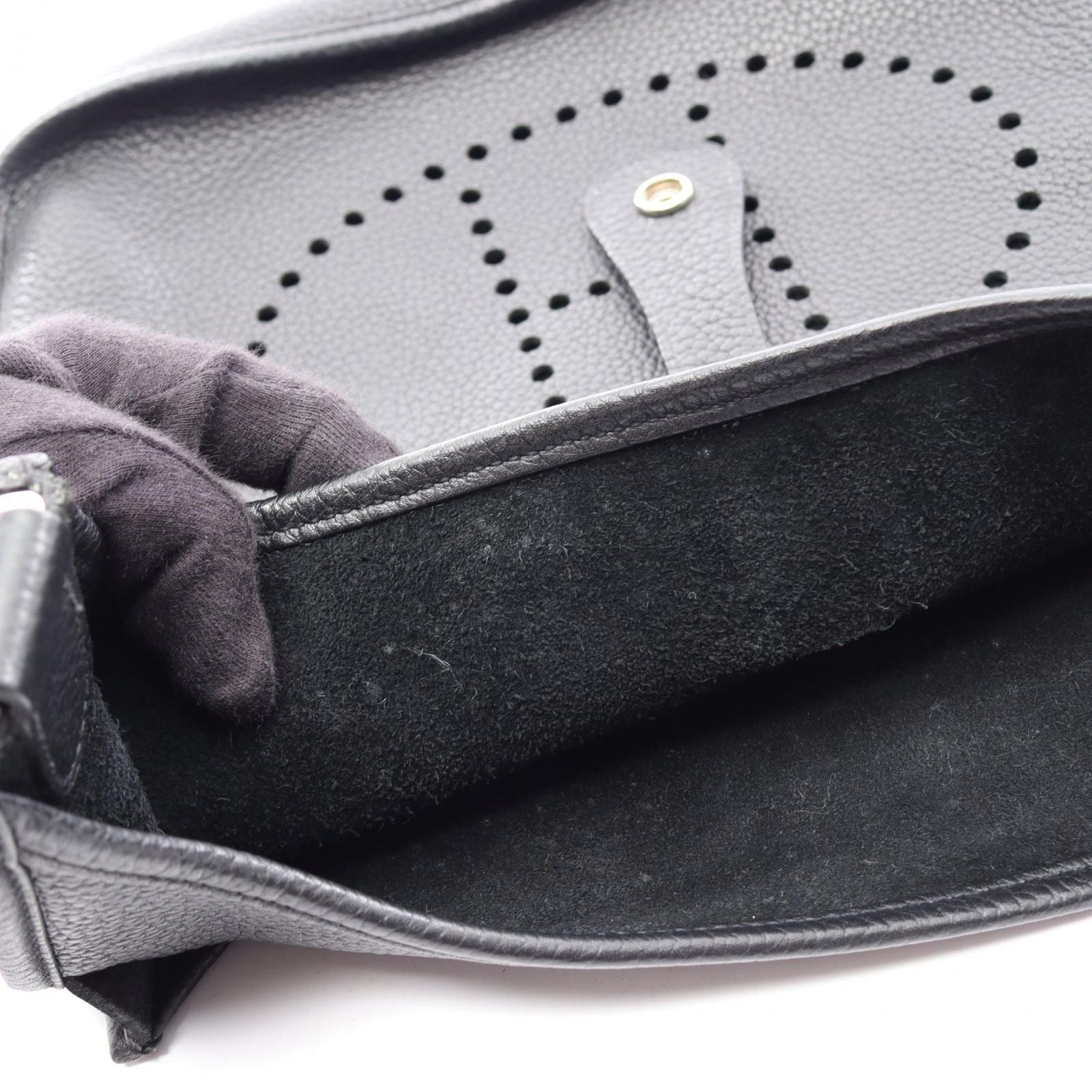 Hermes Shoulder Bag Evelyne 3 Trois GM Black Leather — view 9