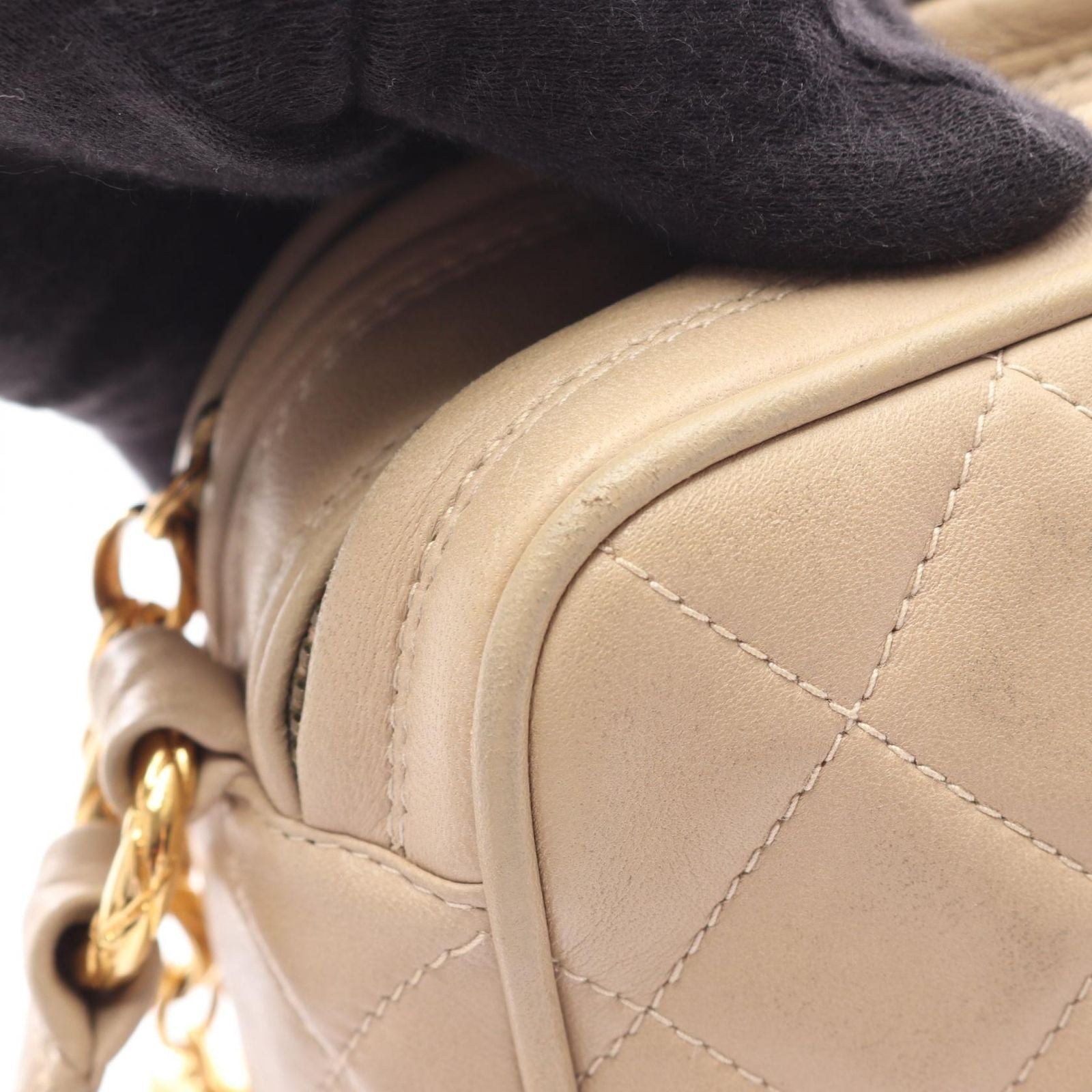 Chanel Shoulder Bag CC Logo Diamond Stitch Beige Lambskin Quilted — view 9