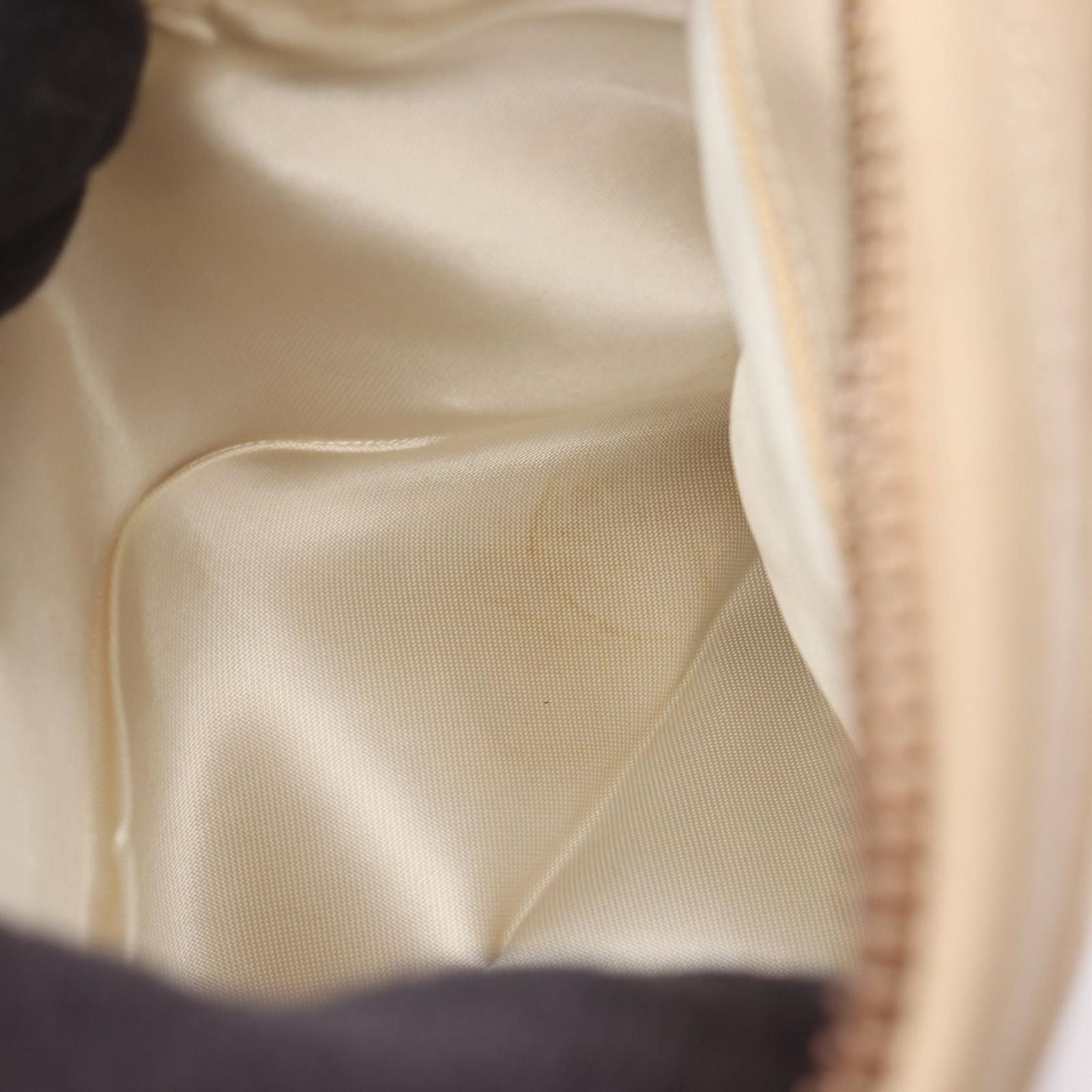 Chanel Shoulder Bag CC Logo Diamond Stitch Beige Lambskin Quilted — view 6