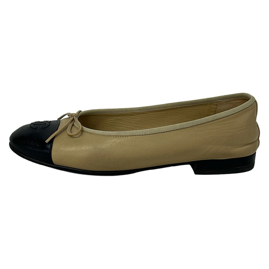 Chanel Flat Shoes 38.5 C Beige Black Ribbon CC Logo Lambskin