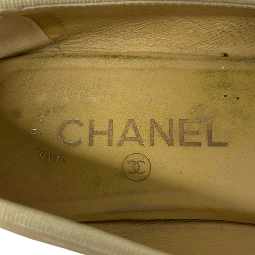 Chanel Flat Shoes 38.5 C Beige Black Ribbon CC Logo Lambskin — view 8