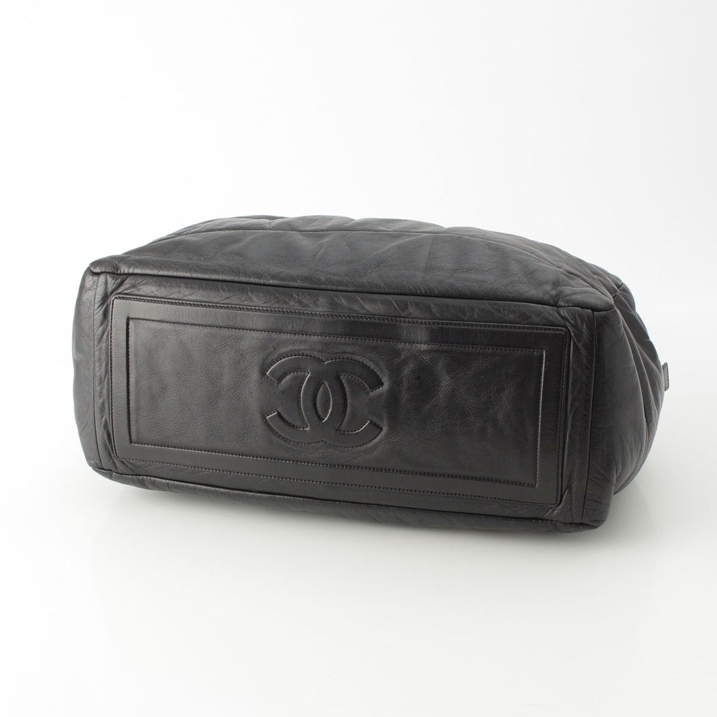 Chanel Leather CC Logo Handbag Boston Black — view 5