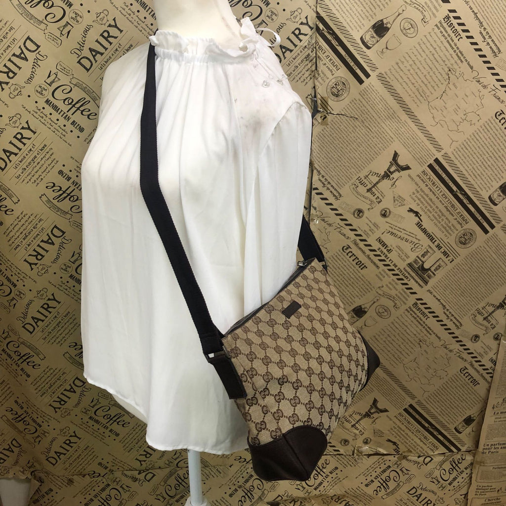 Gucci Shoulder Bag GG Canvas Brown Crossbody Pochette — view 5