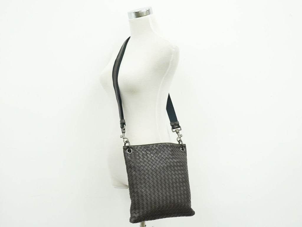 Bottega Veneta Intrecciato Shoulder Bag Pochette Leather Brown — view 6
