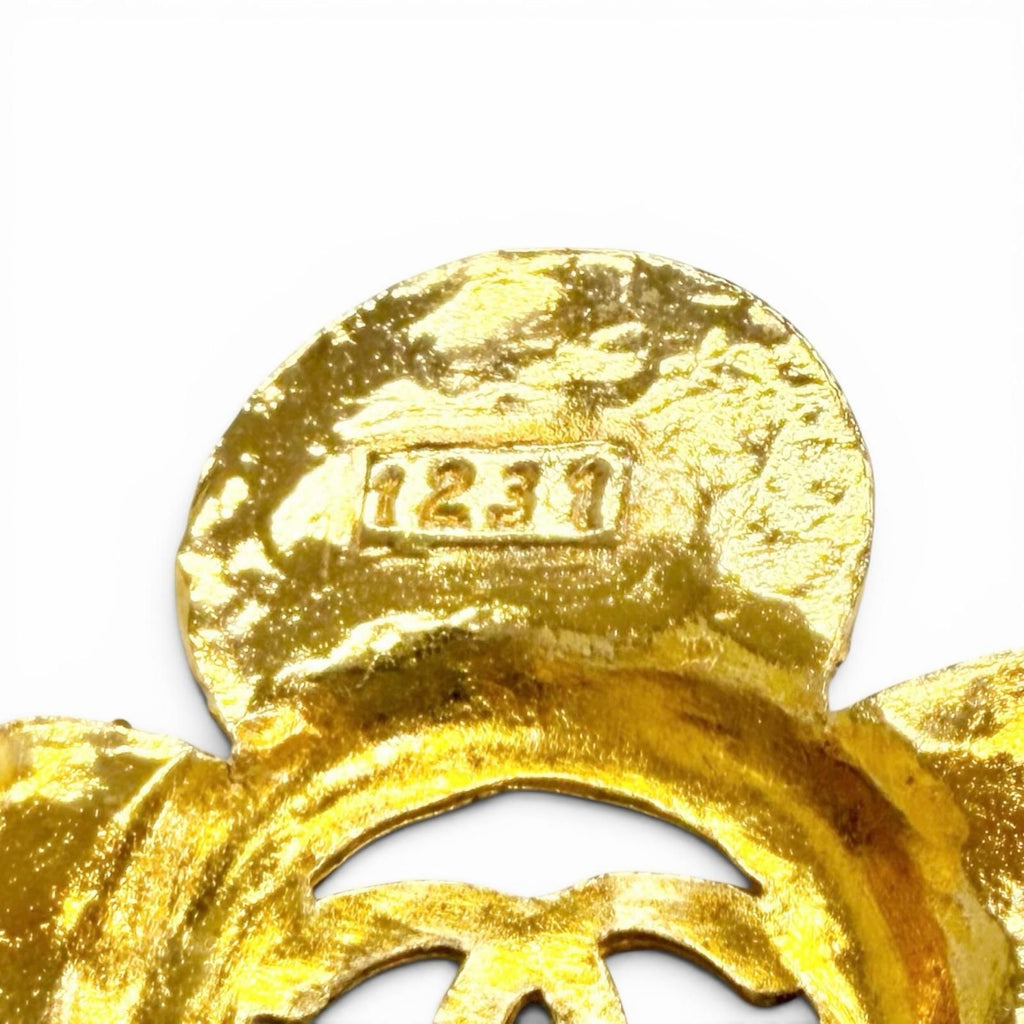 Chanel Vintage 28 CC Logo Flower Motif Brooch Gold Recommended — view 6