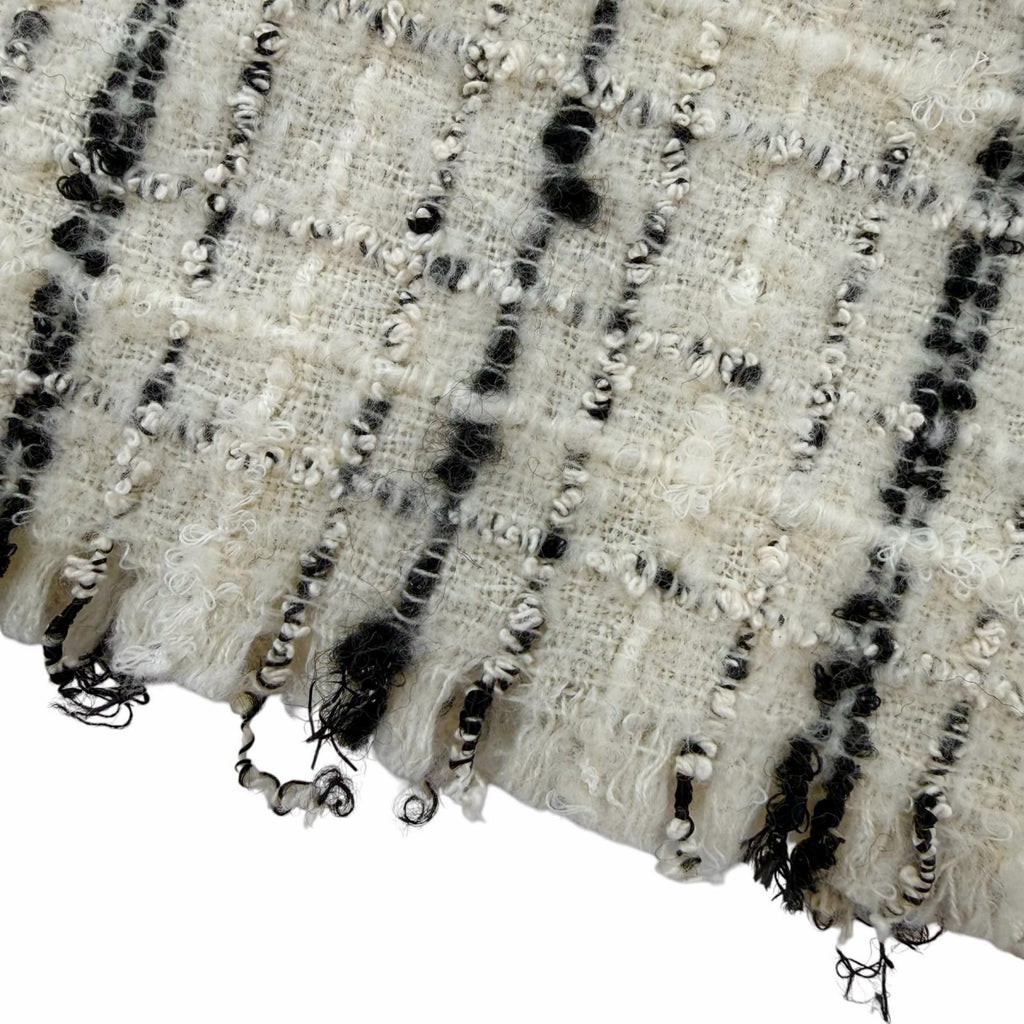 Chanel 2025/26 231000 Scarf — view 7