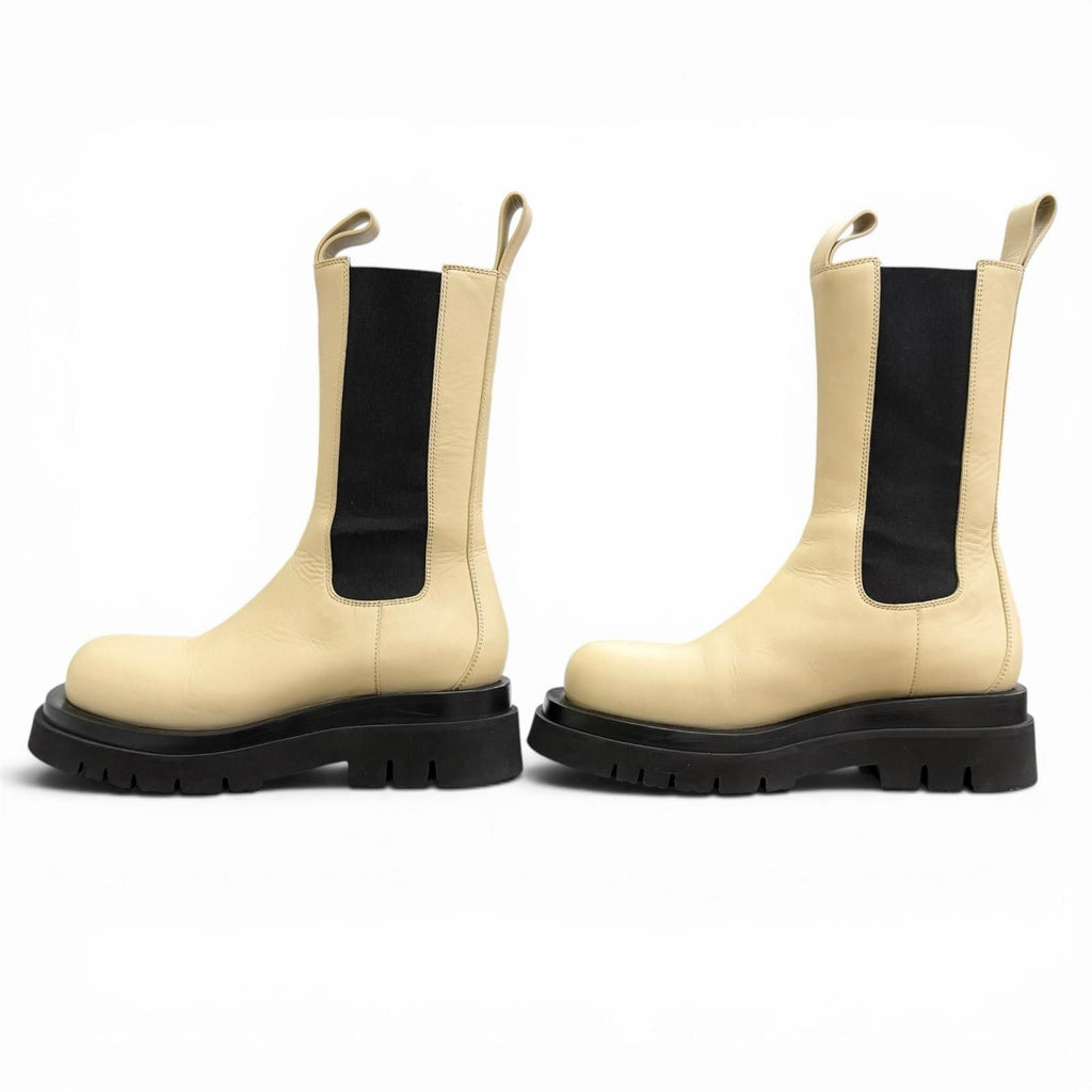 Bottega Veneta the Rug Side Gore Chelsea Boots Leather Middle Beige Black — view 3