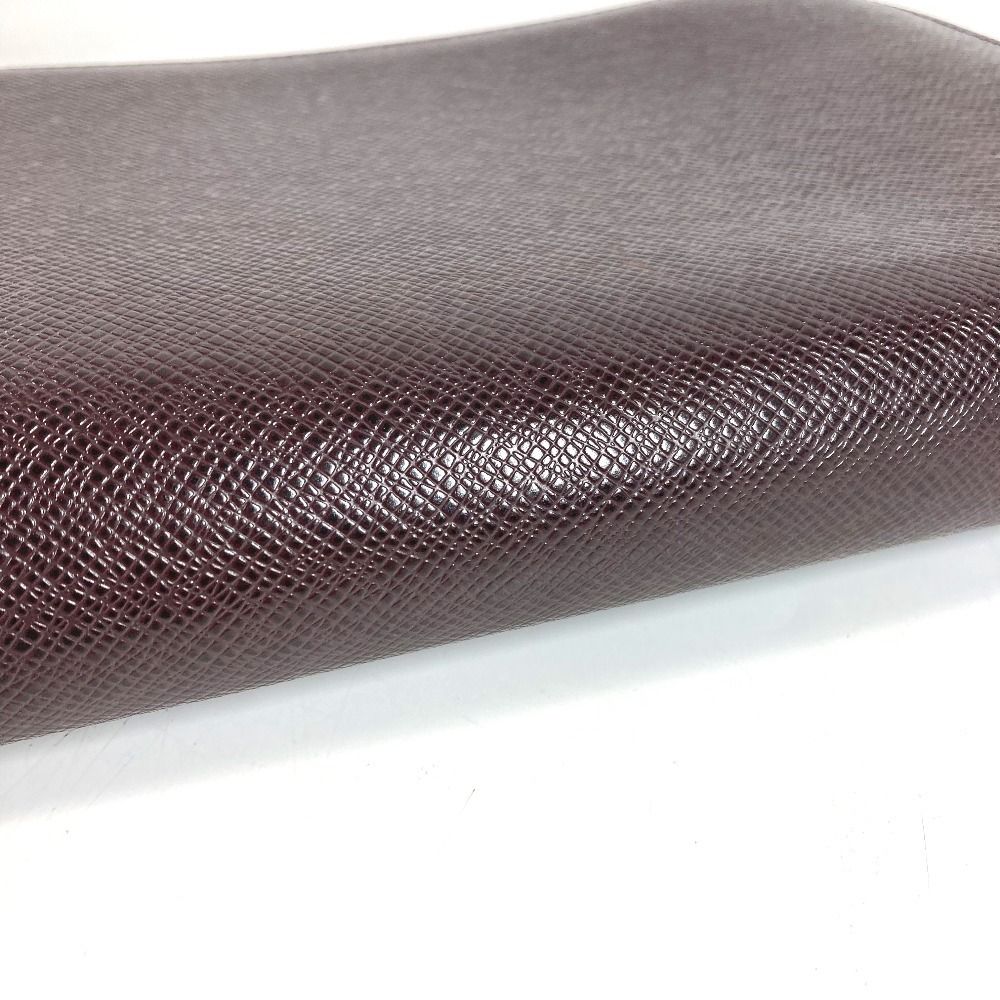 Louis Vuitton Second Bag Baikal Taiga Leather Acajou Purple — view 2