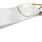 Chanel Shoulder Bag CC Logo Caviar Leather White — view 3