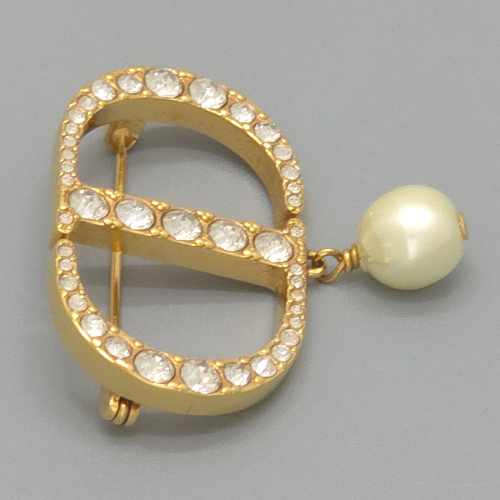 Dior Petit CD Brooch 3.25 cm Resin Pearl Crystal CD Signature Gold — view 2