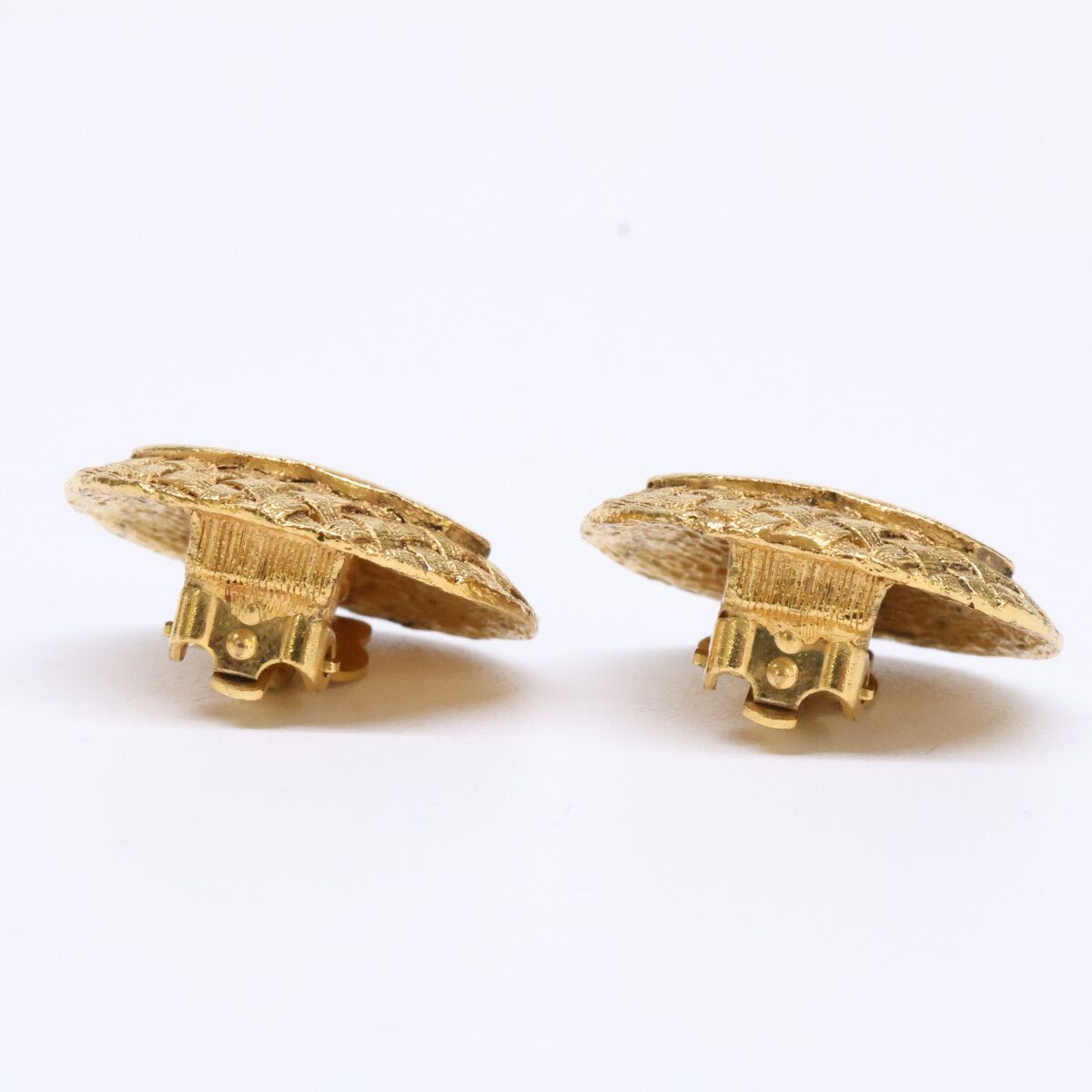 Chanel CC Logo Circle Earring — view 6