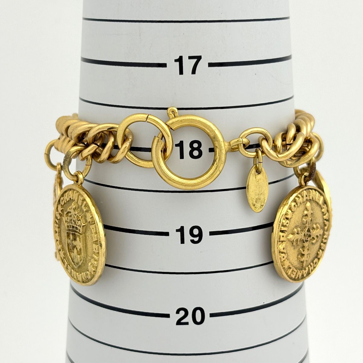 Chanel CC Logo Bracelet Gold Plated — view 7