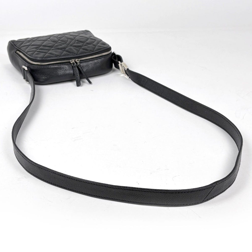 Chanel CC Logo Shoulder Bag Quilted Caviar Leather Black — view 5