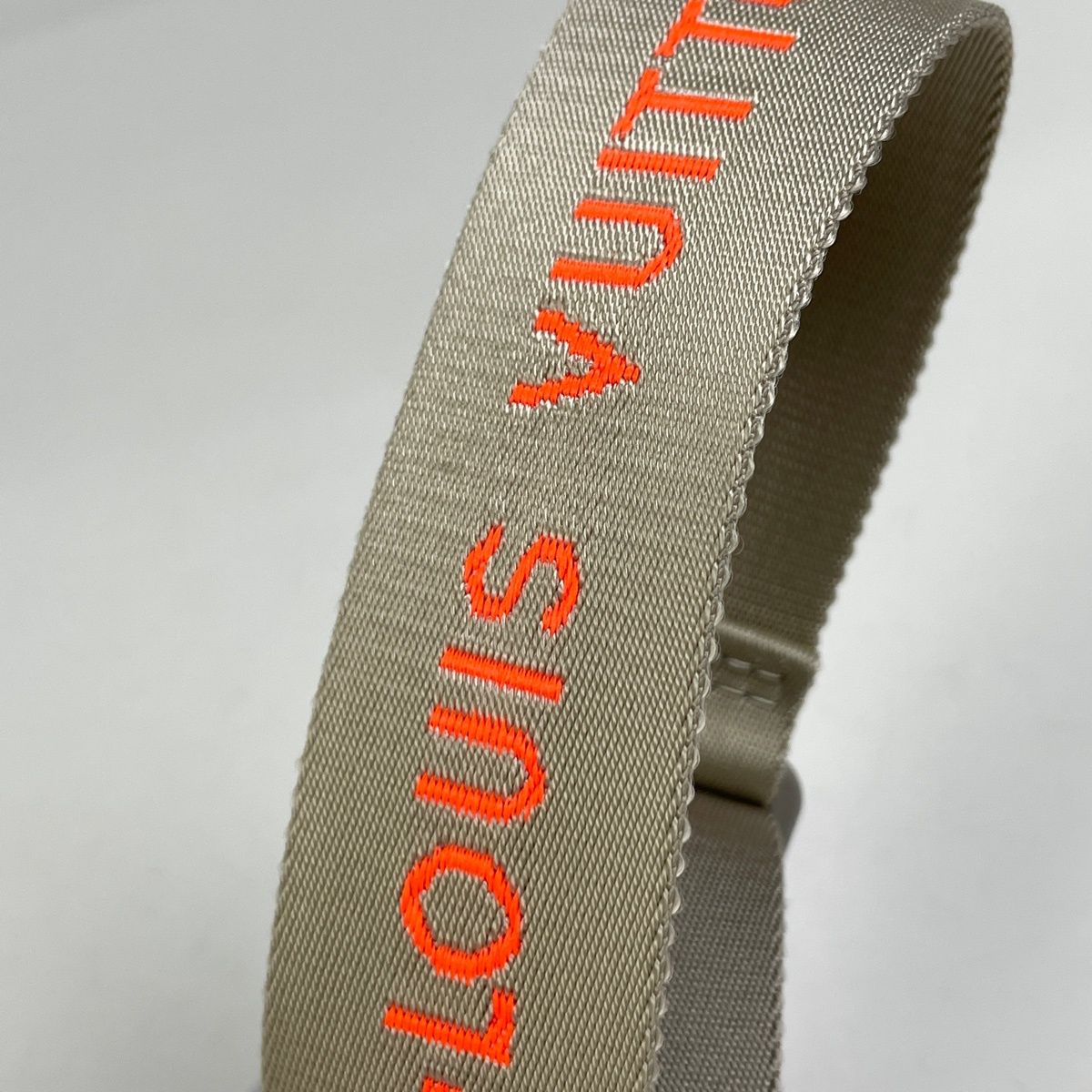 Louis Vuitton Weatherly Cup Crossbody Shoulder Bag Damier Geant White — view 6
