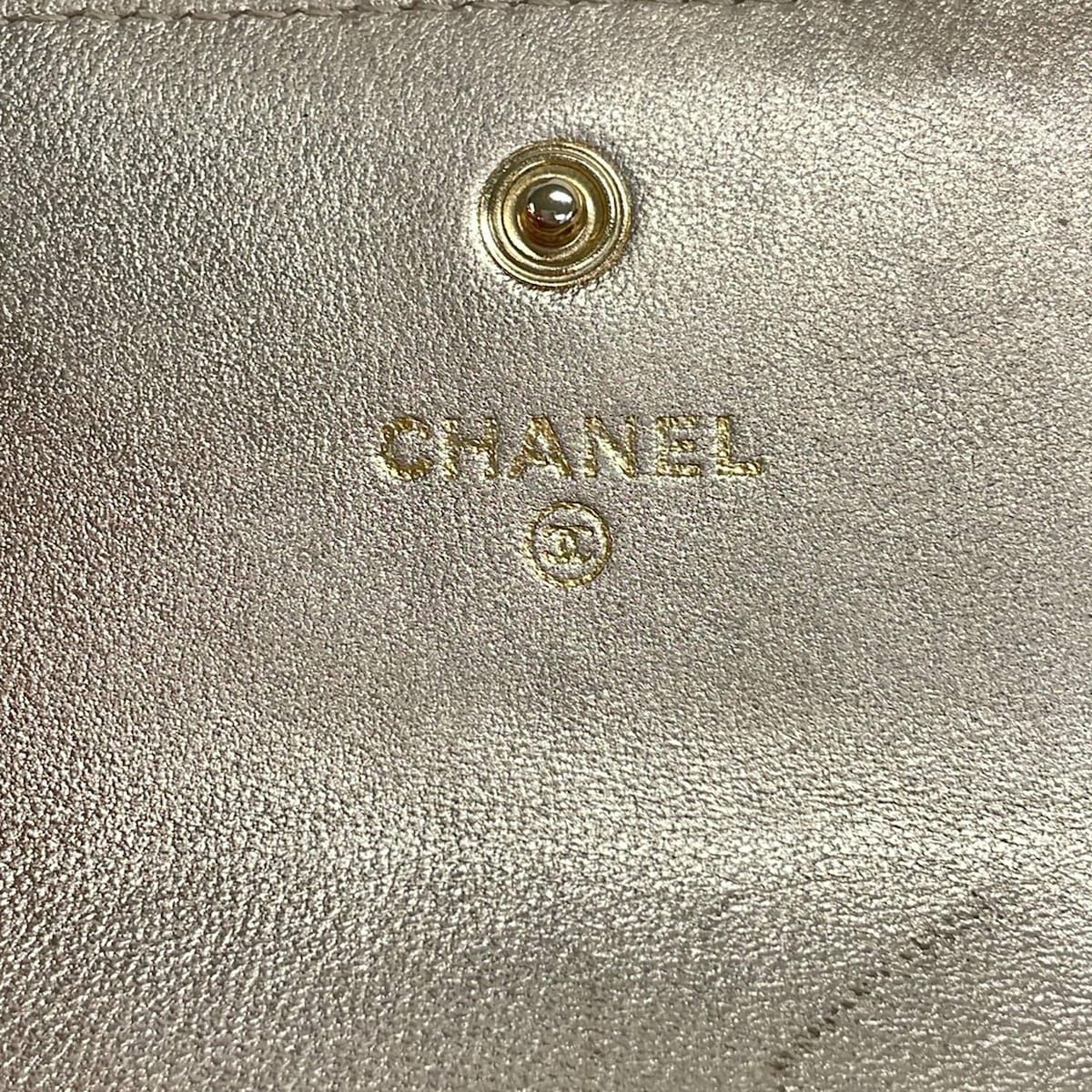 Chanel Wallet Quilted Gold Lambskin — view 6